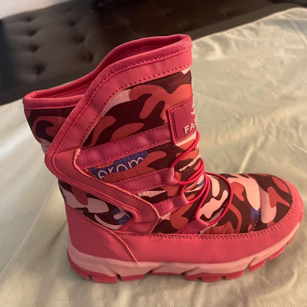 Snow Boots - Picture 2 of 2
